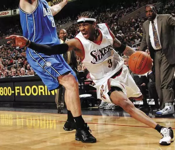 25岁圆神再建功：狂奔压迫 凌空外脚背进空门！16场8球4助（25岁圆神再度发威：狂奔逼抢后外脚背凌空破门，16战8球4助）