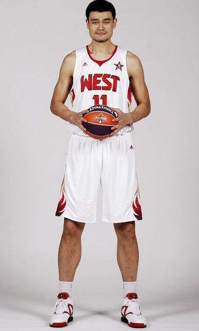 记者：泰山不会放弃成绩搞年轻化，韩鹏明年是否执教还没定（记者：泰山队不会为年轻化牺牲成绩，韩鹏明年是否执教尚未确定）