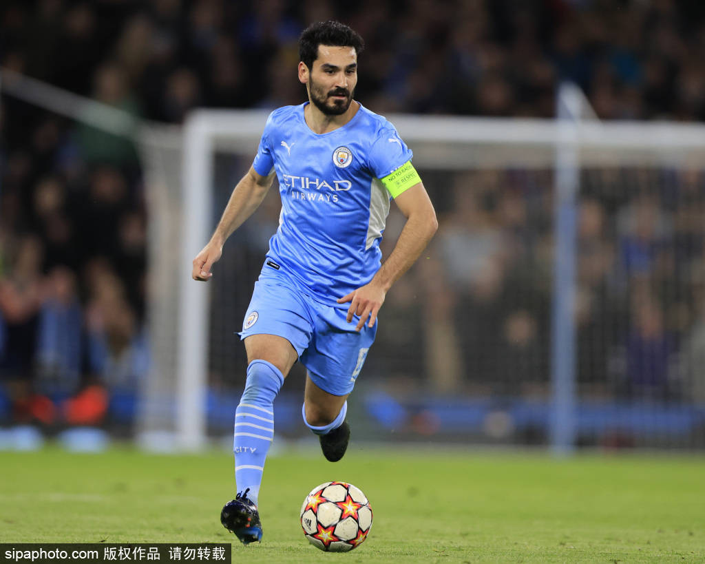 阿森纳为巴黎当红新援强势出击，利物浦加入争夺战引发激烈竞争（阿森纳强攻巴黎新星，利物浦入局争抢战火升级）