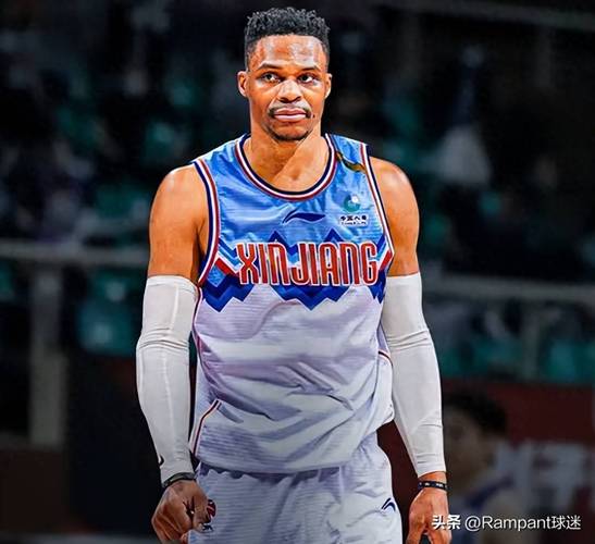 李璇：中足联颁奖礼毫无市场意识，像80年代厂矿表彰大会（李璇：中足联颁奖典礼缺乏市场化思维，宛如80年代厂矿表彰会）