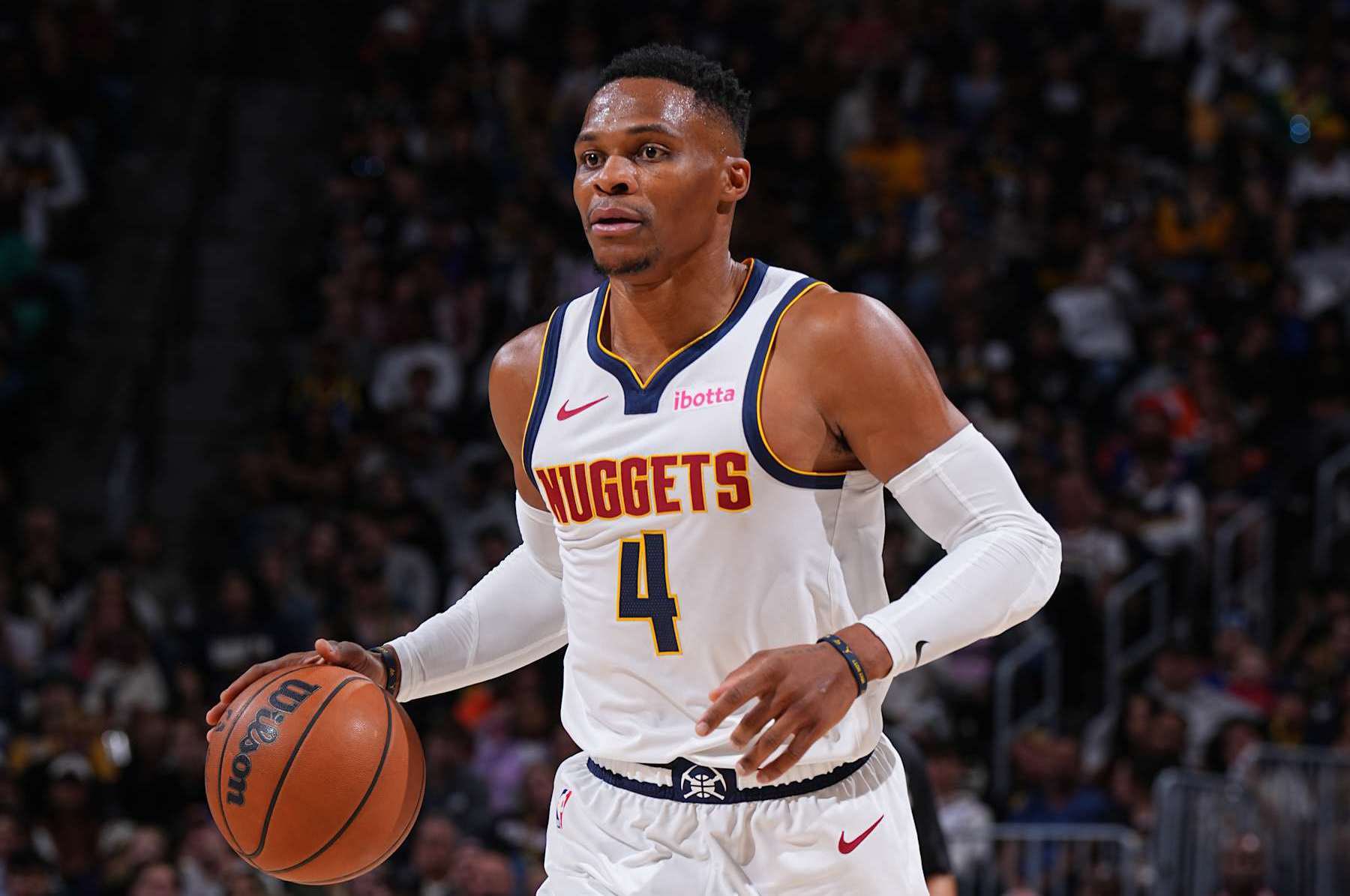 卡拉格：我认为萨拉赫的行为是耻辱，这是和经纪人精心安排的（卡拉格怒斥萨拉赫：其行为可耻，系与经纪人精心策划）