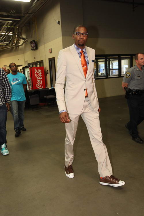 赛义德-马拉：表现不错的年轻球员被多家俱乐部关注是正常的（赛义德-马拉：年轻球员踢得出色，被多家俱乐部青睐很正常）