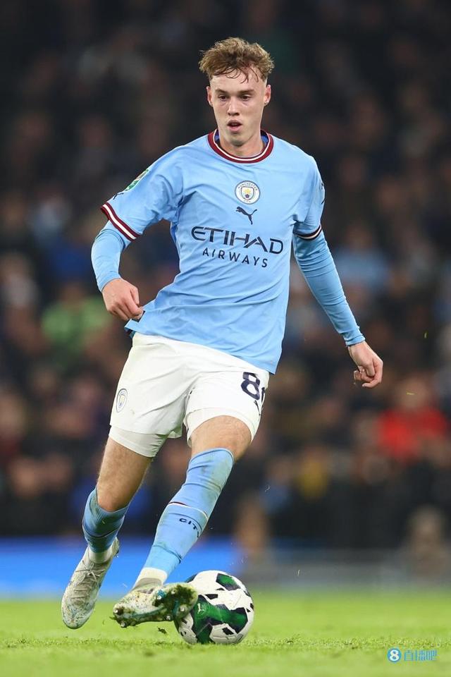 记者：李可并未参加申花赛前合练，明天能否首发存疑（李可缺席申花赛前合练，明日首发成疑）