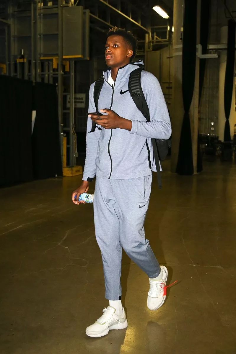 足球法甲豪门积极引援，锁定两大目标（法甲豪门加速补强，盯上两大引援目标）