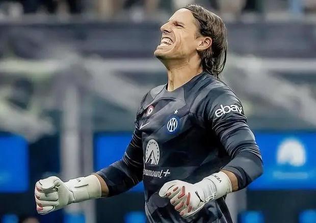 报价超十亿英镑，英媒：派拉蒙获得四年在英国的欧冠转播权（英媒称：派拉蒙以逾10亿英镑拿下英国地区四年欧冠转播权）