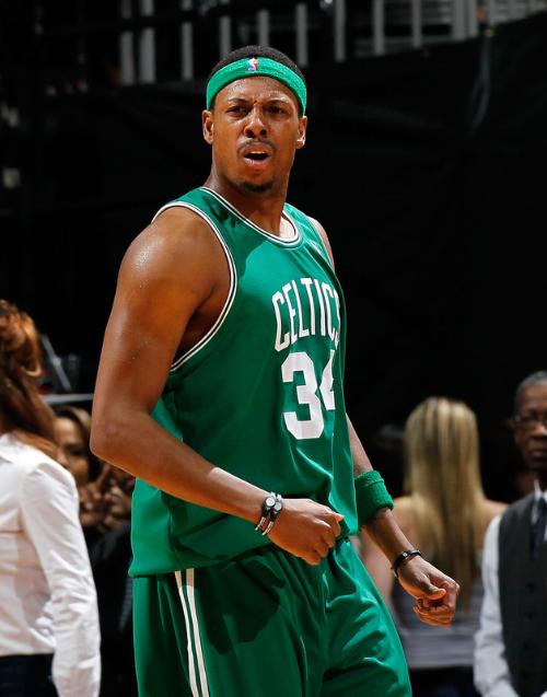 中甲大结局：辽宁铁人与重庆铜梁龙升入中超，广州豹冲超失败（中甲收官：辽宁铁人、重庆铜梁龙挺进中超，广州豹冲超折戟）