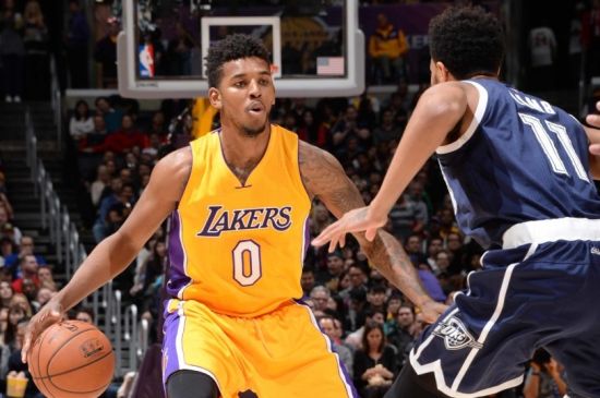 CBA揭幕战外援表现可圈可点，双方外援得分占比均超五成（CBA首战外援抢眼：两队得分过半由外援贡献）