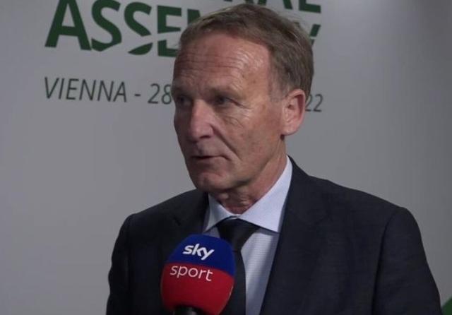 记者：努涅斯本可能在2020年加盟米兰，但最终被本菲卡签下（记者：努涅斯曾接近在2020年加盟米兰，最终由本菲卡完成签约）