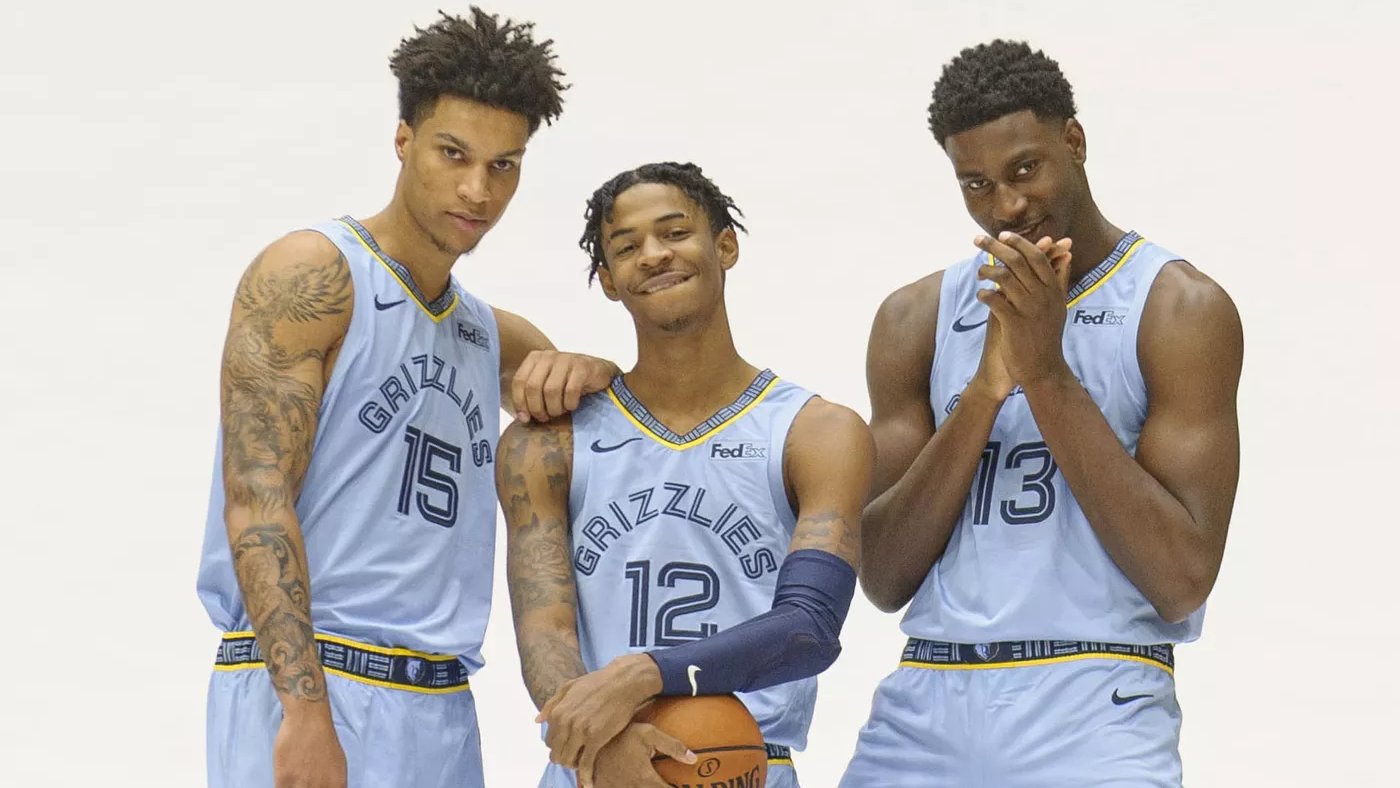 翻新太贵，维罗纳市长托马西提出把维罗纳现主场直接拆除再重建（因翻新成本过高，维罗纳市长托马西建议拆除现有主场并重建）