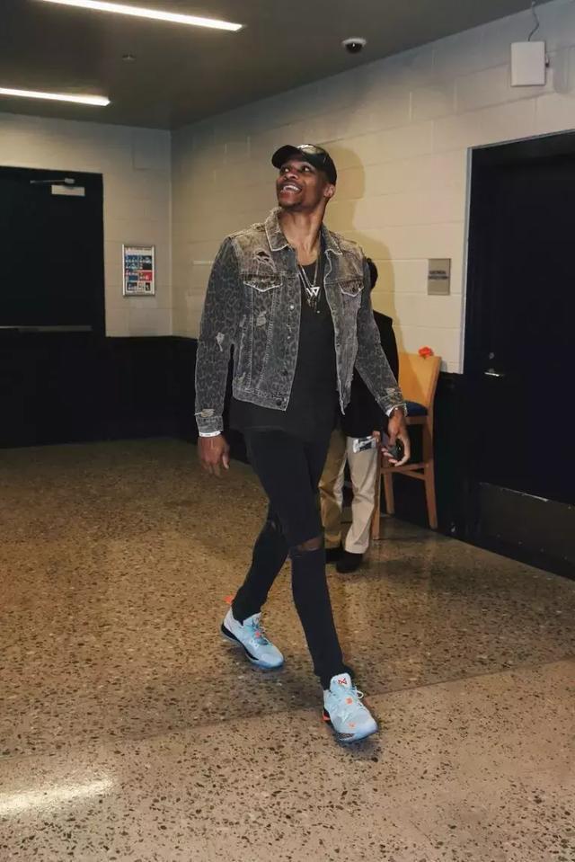 齐沃：为迪乌夫、何塞普高兴；今天不想让图拉姆踢超过60分钟（齐沃称为迪乌夫、何塞普感到欣喜：今日计划将图拉姆出场时间控制在60分钟以内）