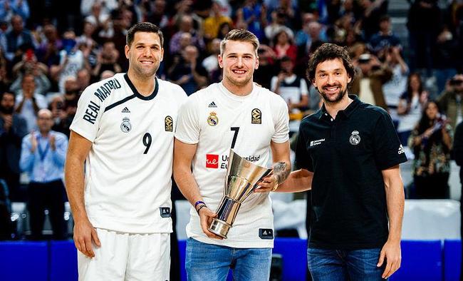 6场6球7助！官方：梅西当选2025赛季美职联季后赛MVP（官方宣布：梅西荣膺2025美职联季后赛MVP，6战6球7助攻）