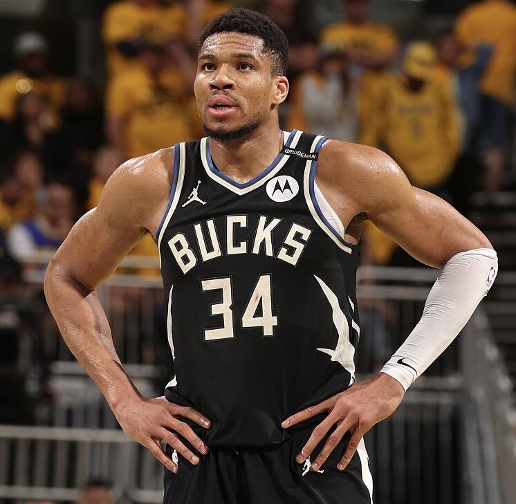 欧冠梅开二度后染红，迪亚斯是继格列兹曼之后第二人（欧冠先梅开二度后又吃红牌，迪亚斯继格列兹曼后成第二人）