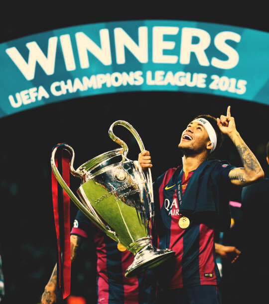 剑南春丨拜仁2-2柏林联，凯恩头球绝平+送礼，迪亚斯零度角（剑南春丨拜仁2-2柏林联：凯恩头槌压哨扳平亦有失误，迪亚斯零角度破门）