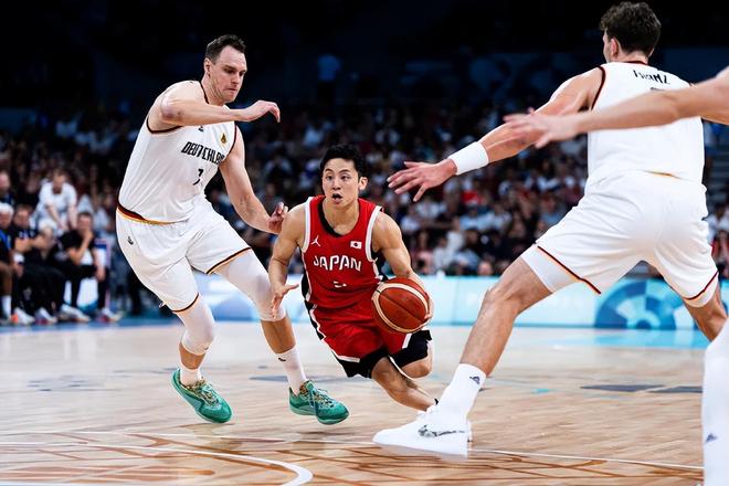 揭幕战首秀？麦考尔确认伤情无碍，力保广东队躺进总决赛！（麦考尔伤情无碍有望揭幕战登场，广东队晋级总决赛更稳）