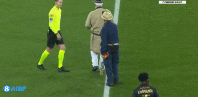 一日英超动向：曼城再具争冠实力，萨拉赫猛批斯洛特引发矛盾（英超一日观察：曼城重燃夺冠底气，萨拉赫抨击斯洛特引发风波）