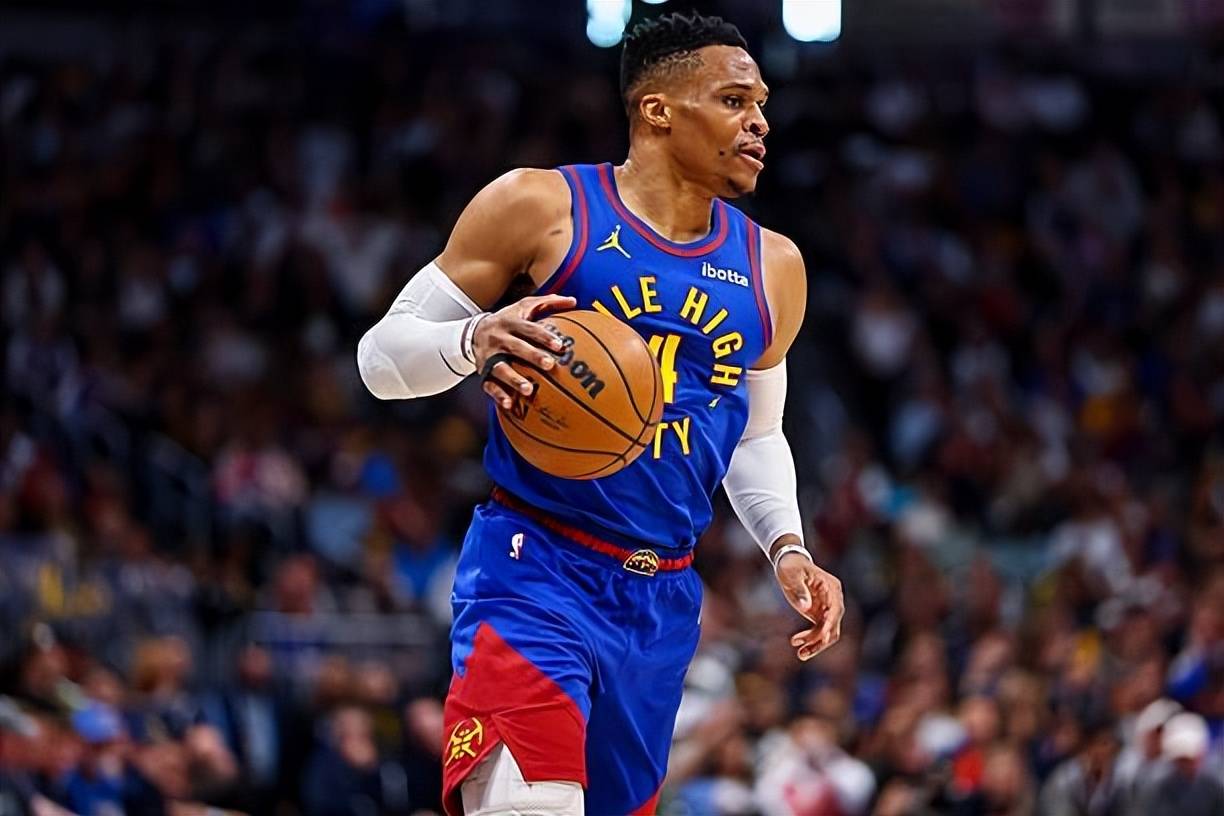 曼联青训小将登场亮相（曼联青训新星完成处子秀）