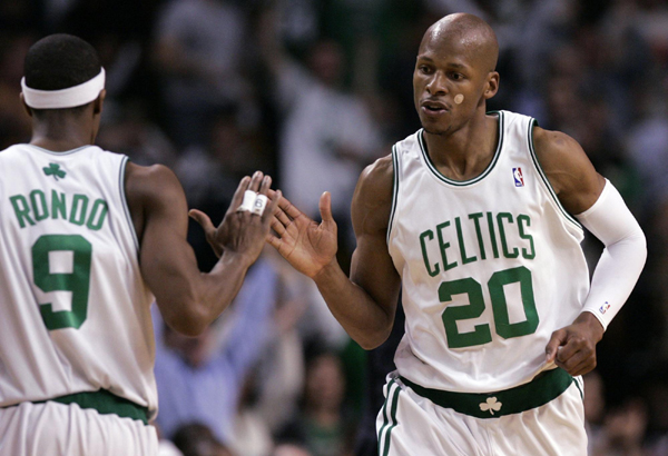 求战心切，安东尼因自己红牌停赛无法出战塞维利亚德比而落泪（红牌停赛无缘塞维利亚德比，求战心切的安东尼落泪）